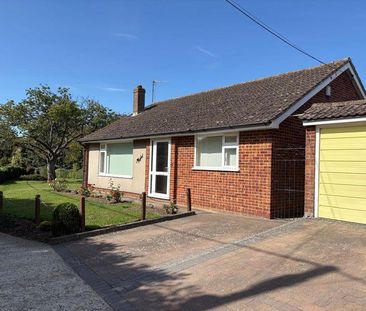 3 bedroom detached bungalow to rent - Photo 1