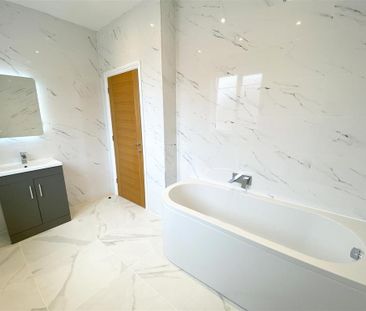 3 bedroom detached house to rent - Photo 2