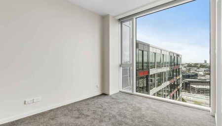 Renovated City Convenience - Photo 3