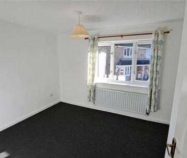 2 bedroom semi-detached house to rent - Photo 6