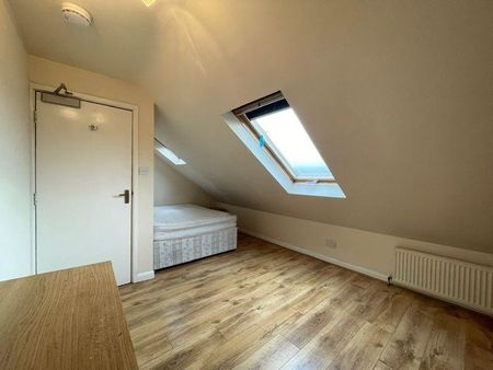 6 bedroom terraced house to rent - Photo 3