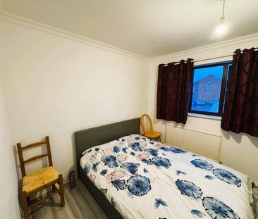 2 bedroom terraced house to rent - Photo 4