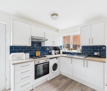 3 bedroom semi-detached house to rent - Photo 5