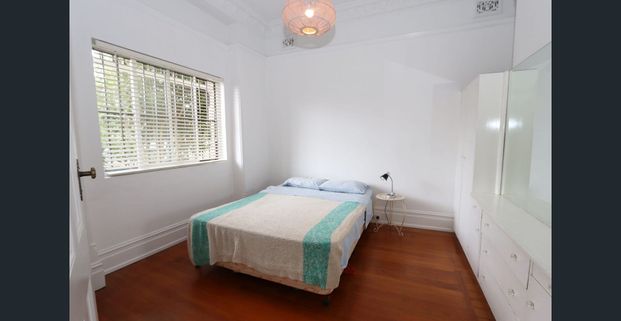 Recently renovated 3 double bedroom federation house - Photo 1