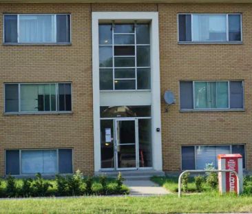 One Bedroom, Spacious, Cozy, Recently Renovated Apartment in Sunalt... - Photo 1