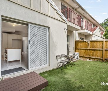 Well-designed townhouse offering convenience and low maintenance li... - Photo 5