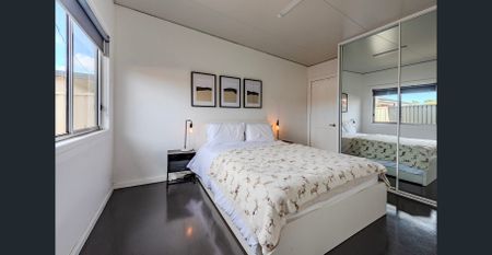 2 Bedroom, 2 Bathroom Granny Flat - Photo 2