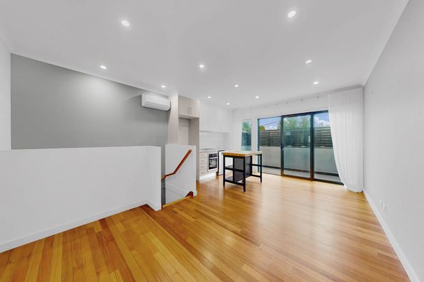 Stunning Two Bedroom Townhouse - Photo 1