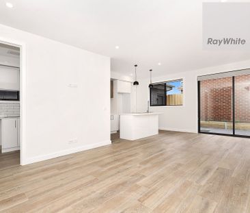 Light, Bright & Quality Built! - Photo 4