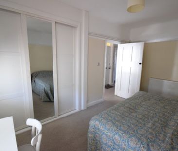 2 Bedroom Flat To Rent in Boscombe - £1,200 pcm Tenancy Info - Photo 5