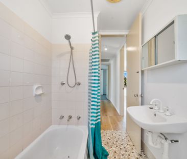 Charming Family Home in Karabar - Photo 6