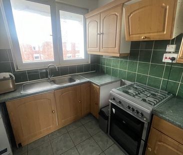 Room in a Shared Flat, Thornaby House, E2 - Photo 5