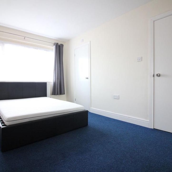 Humber Way, Slough - Photo 1