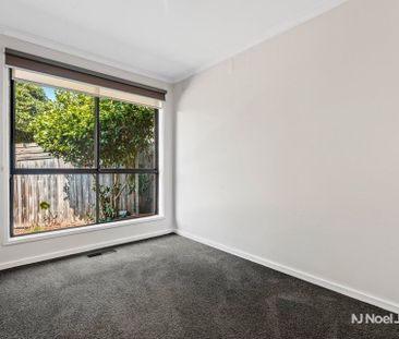 11 Landscape Drive, MOOROOLBARK - Photo 4
