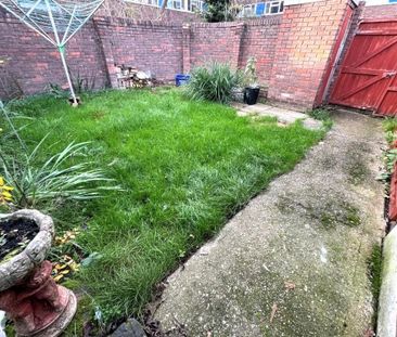 2 bedroom semi-detached bungalow to rent - Photo 3