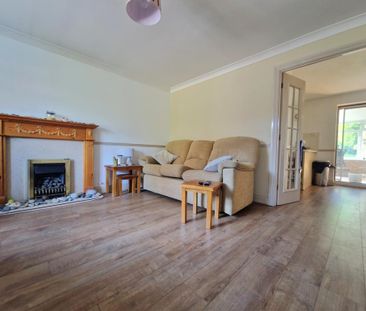 4 bedroom link detached house to rent - Photo 2