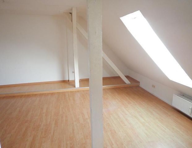 Helle Dachgeschosswohnung im Altbau am Stadtpark Steglitz - Photo 1