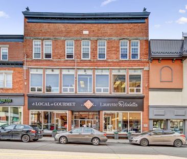 Grand 3 1/2 sur deux étage - 104 rue Ste-Cécile - Photo 4