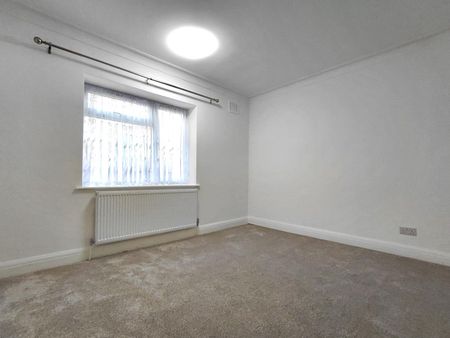 Orachard Court, Stonegrove, Edgware - Photo 4