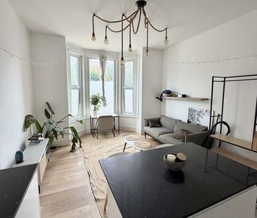 1 Bed Flat, Worple Road, SW19 - Photo 2