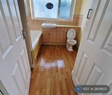 2 bedroom end of terrace house to rent - Photo 3