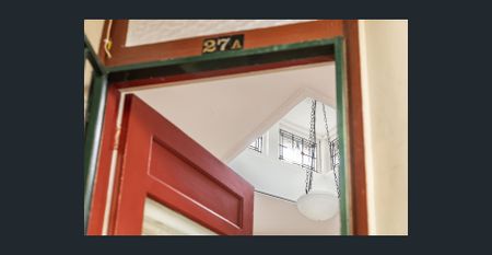 Two-bedroom city residence in a prized location - Photo 4