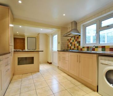 New Road, Hillingdon, UB8 - Photo 2