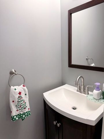 For Lease - 22 Matson Court, Aurora, Ontario - Photo 5