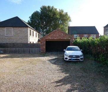 4 bedroom detached house to rent - Photo 4