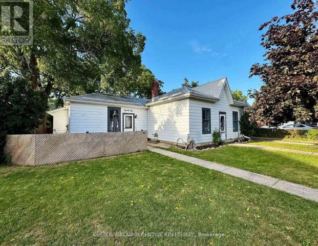 92 FRANCIS STREET — 2 Bedroom - Photo 1