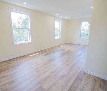 **STUNNING** Beautiful 2 Bedroom Upper Unit in Welland - Photo 1