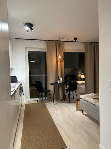 Lidköpingsvägen, Hammarbyhöjden - Photo 2