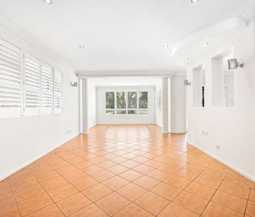 Spacious Family Home Offering Comfort, Style & Convenience - Photo 1