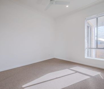 Fresh & Spacious Family Home in Bellbird Park | Available 18th April - Photo 2