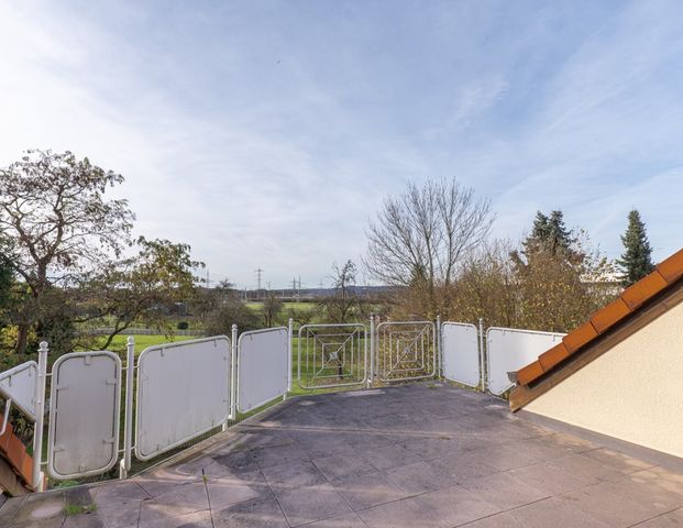 Schöne ca. 135 m² große 3-Zimmer-Maisonettewohnung mit Dachatelier und Westloggia in Garenfeld! - Foto 1