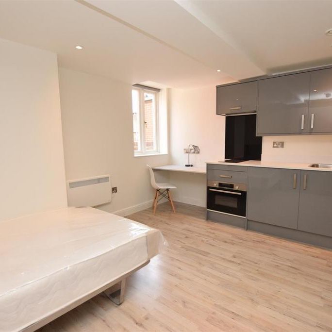 Studio to rent - Photo 1