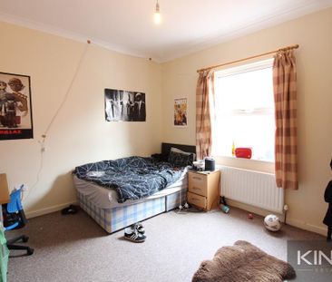 6 bedroom semi-detached house to rent - Photo 3