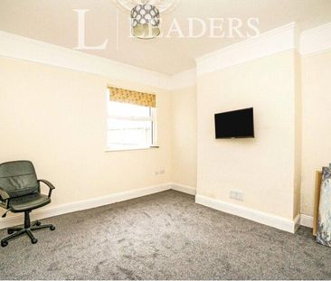 6 bedroom semi-detached house to rent - Photo 3