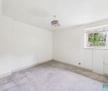4 bedroom semi-detached house to rent - Photo 6