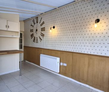 High Street - Photo 5