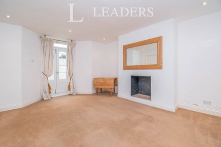 1 bedroom apartment to rent Marine Parade, Lowestoft, Suffolk, NR33 - Photo 2