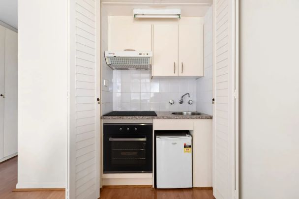 Perfectly positioned apartment - - Photo 1