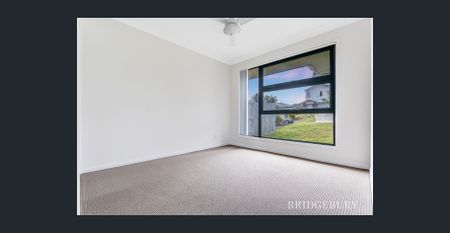 Modern low maintenance home in Perfect Location - Photo 5