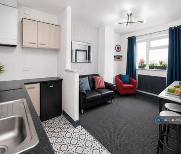 1 bedroom in a house share to rent - Photo 1