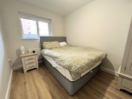 404 College Court Central, Belfast BT1 6BZ - Photo 4