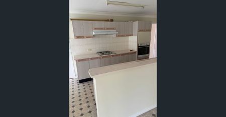 FRESHLY PAINTED & MOVE IN READY - Photo 5