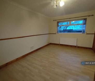 2 bedroom semi-detached house to rent - Photo 2