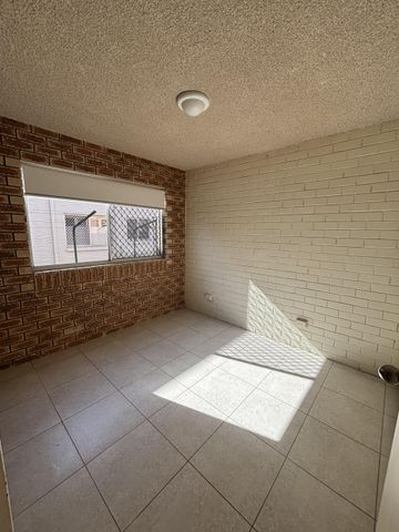 Ground Floor Unit With Private Courtyard - Photo 2