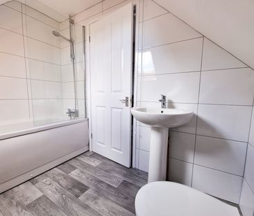 1 Bed Flat, Erleigh Road, RG1 - Photo 3