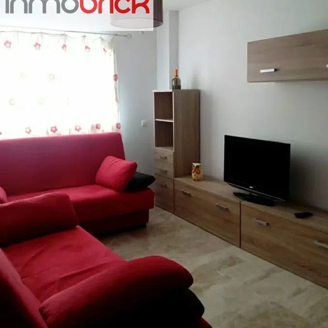 Alquiler de piso en Centro - Photo 1